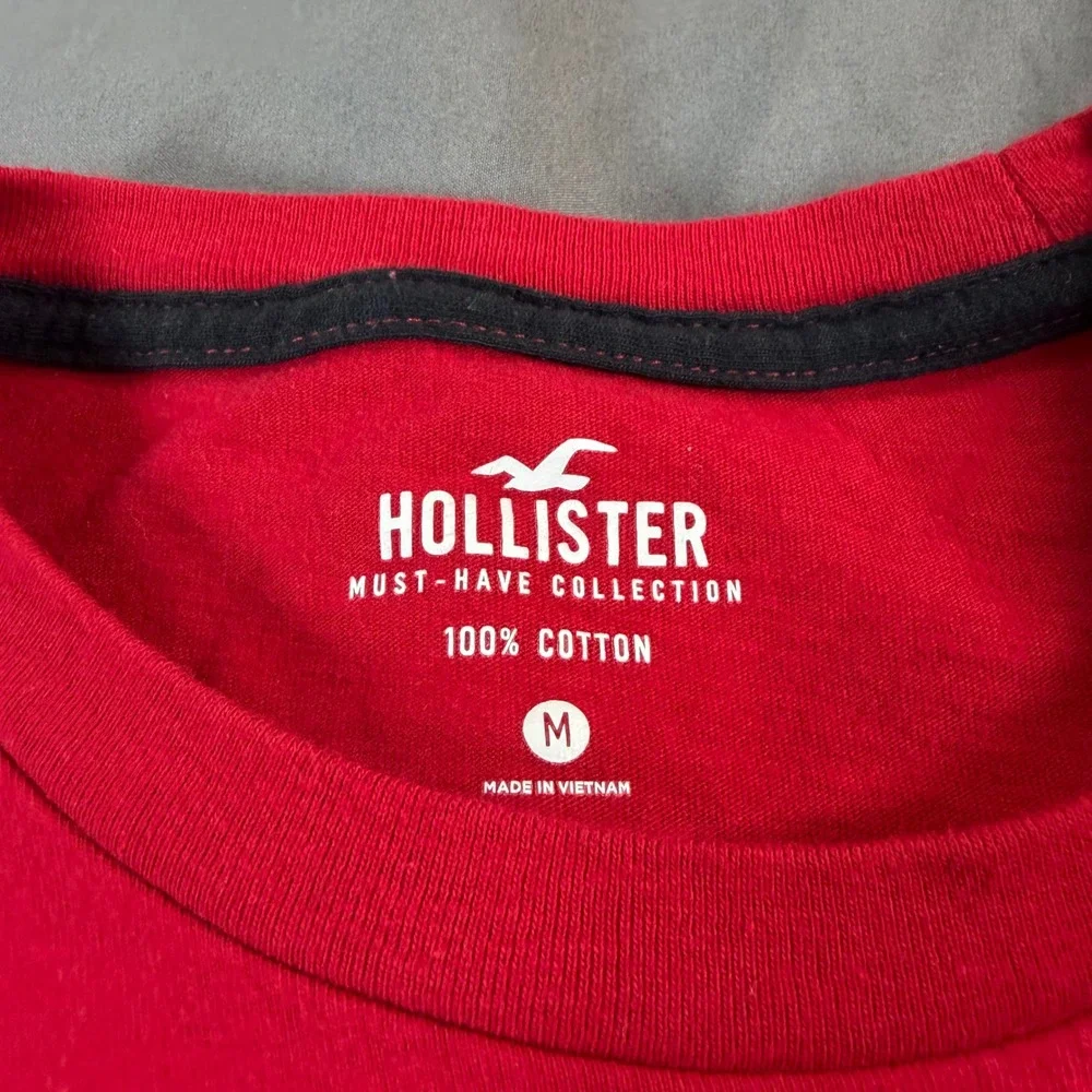 Hollister Mens Must-Have Collection Long Sleeve T-Shirt Red Logo Size M